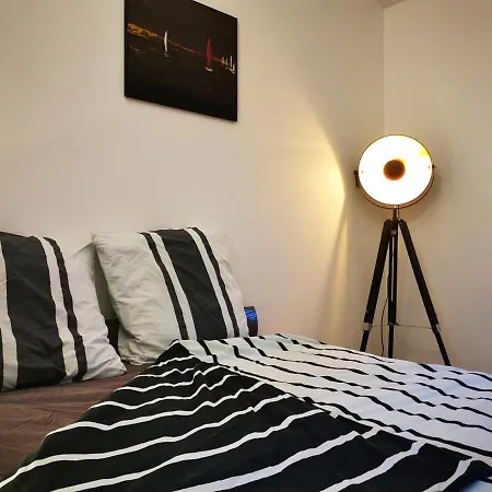 A La Belle Vie Apartment *